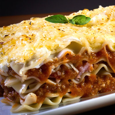 sit down dinner catering lasagna